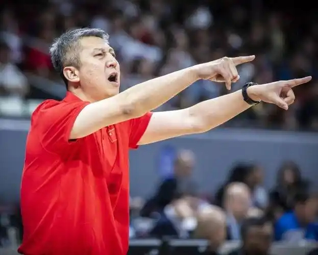 英超直播-下课男篮？险胜中国台北，郭士强更衣室大哭，原因曝光，赵睿祝福|世界杯|郭振明|世预赛|日本男篮|韩国男篮_新浪体育_新浪新闻